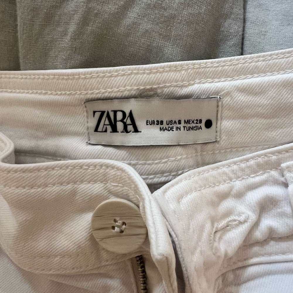 Zara White Buttoned Denim Pants (Jeans)